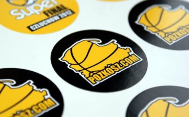 Druk naklejek firmowych - okrągłe naklejki firmowe z logo POZKOSZ