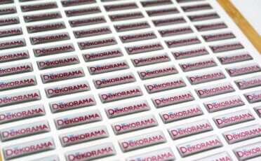 naklejki wypukłe 3d na karnisze i rolety marki dekorama